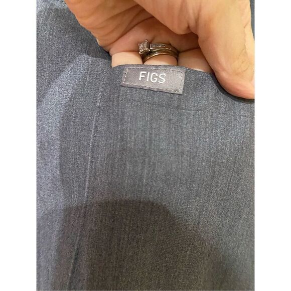 Figs Men's Chisec Three-Pocket Scrub Top Grey size XXL - Picture 3 of 7